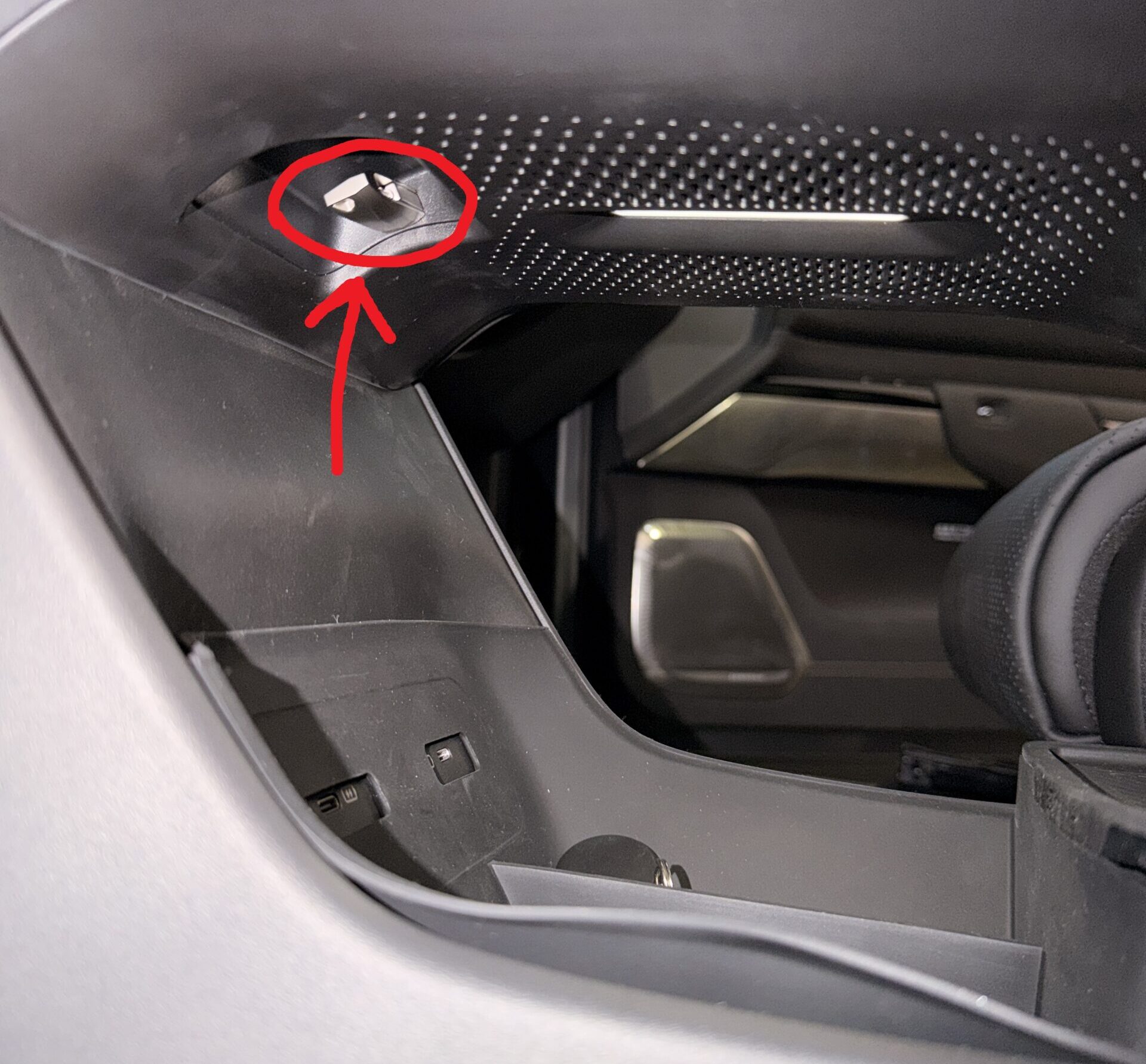 Zeekr 7X Centre Console USB Port Location